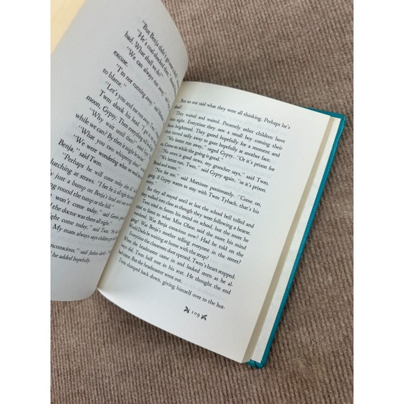 Vintage 1966 The Magic Maker by Joyce Varney Second Printing Hardcover Book - Picture 8 of 9